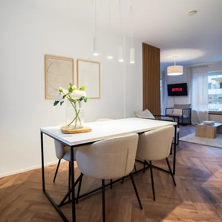 Apartmán 1 Bedroom - Zentral - Terrasse - Kueche - Wifi - Business - Ruhig