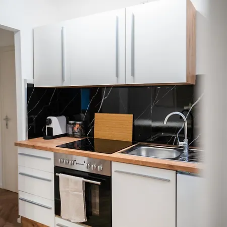 1 Bedroom - Zentral - Terrasse - Kueche - Wifi - Business - Ruhig Apartmán *