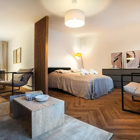 1 Bedroom - Zentral - Terrasse - Kueche - Wifi - Business - Ruhig