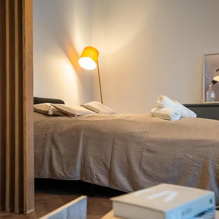 1 Bedroom - Zentral - Terrasse - Kueche - Wifi - Business - Ruhig Appartement *