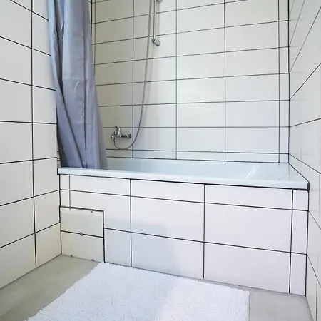1 Bedroom - Zentral - Terrasse - Kueche - Wifi - Business - Ruhig Apartmán
