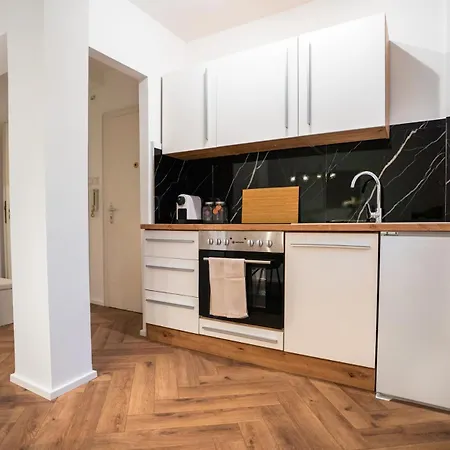 1 Bedroom - Zentral - Terrasse - Kueche - Wifi - Business - Ruhig Apartmán