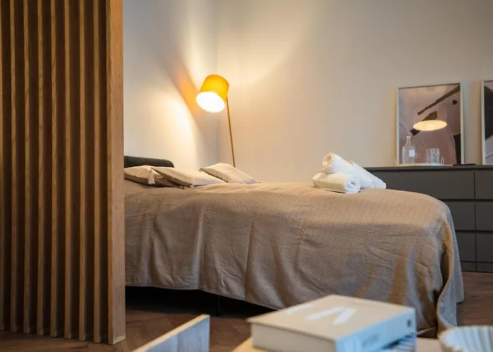 1 Bedroom - Zentral - Terrasse - Kueche - Wifi - Business - Ruhig Apartament *