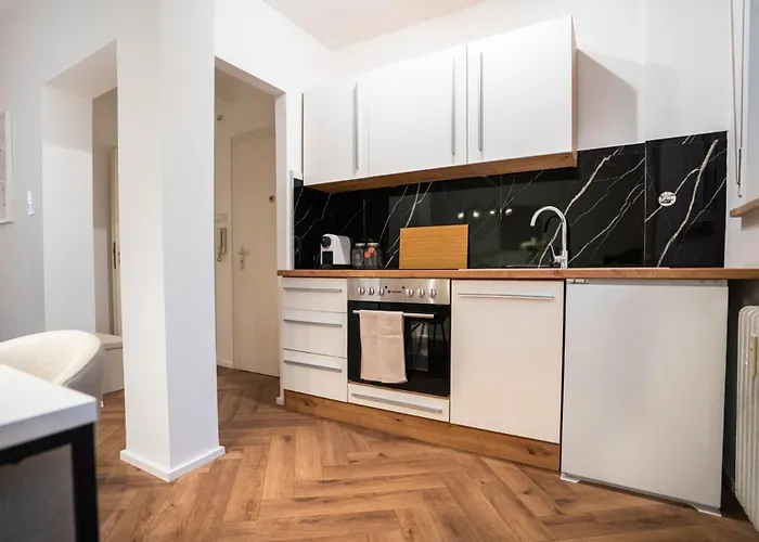 1 Bedroom - Zentral - Terrasse - Kueche - Wifi - Business - Ruhig Apartament